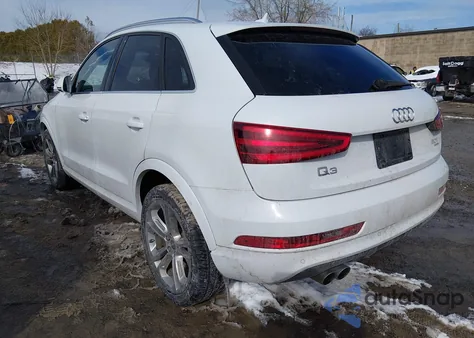 2015 Audi Q3 2.0T Premium Plus z USA, uszkodzony, nr VIN WA1GFCFS8FR014444